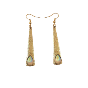 Beach-inspired gold sea shell earrings for sensitive ears